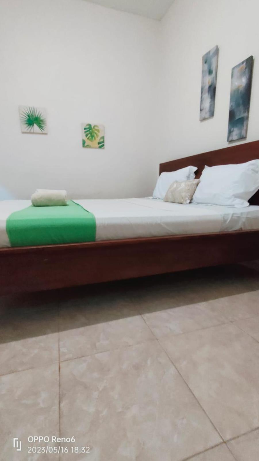 Pineapple Guest House 吉利阿尔 外观 照片