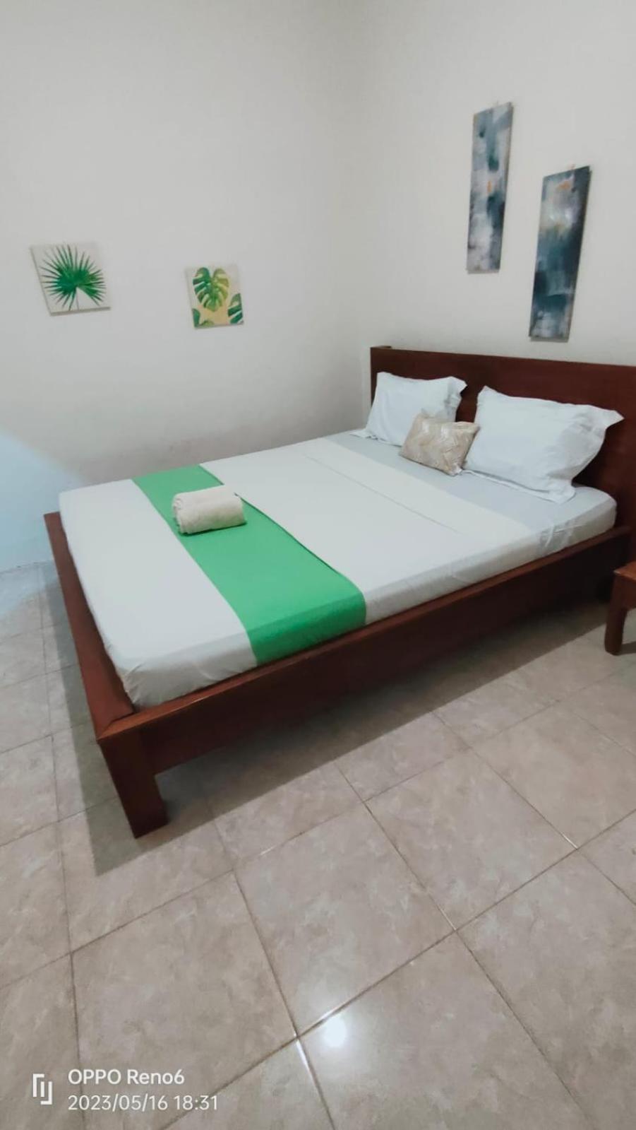 Pineapple Guest House 吉利阿尔 客房 照片